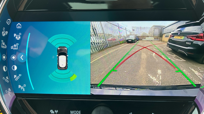 MINI Hatchback 1.5 Cooper Exclusive 5dr Auto [Comfort/Nav Pack] Petrol Hatchback